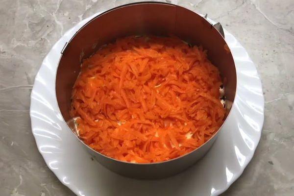 добавить морковку