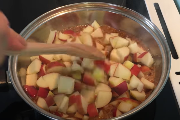 сделать карамельные яблоки