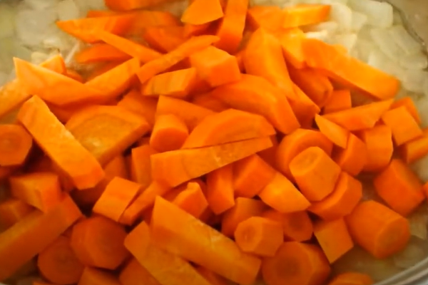 всыпать морковку