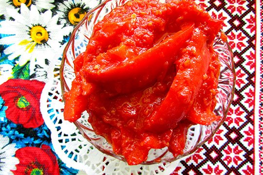 перец добавить в соус из томатов