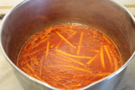 морковь тушим в томатном соке