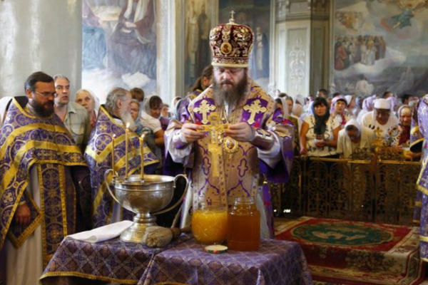 освящение меда в церкви