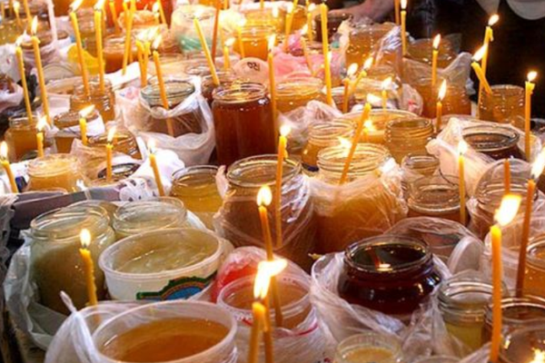 церковные свечи на медовый Спас