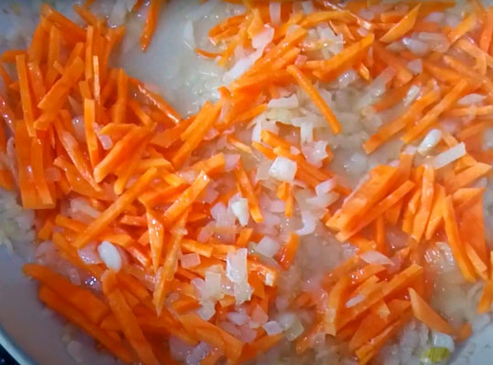 добавить морковь