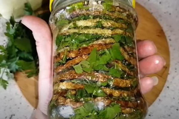 рецепт салата из жареных кабачков